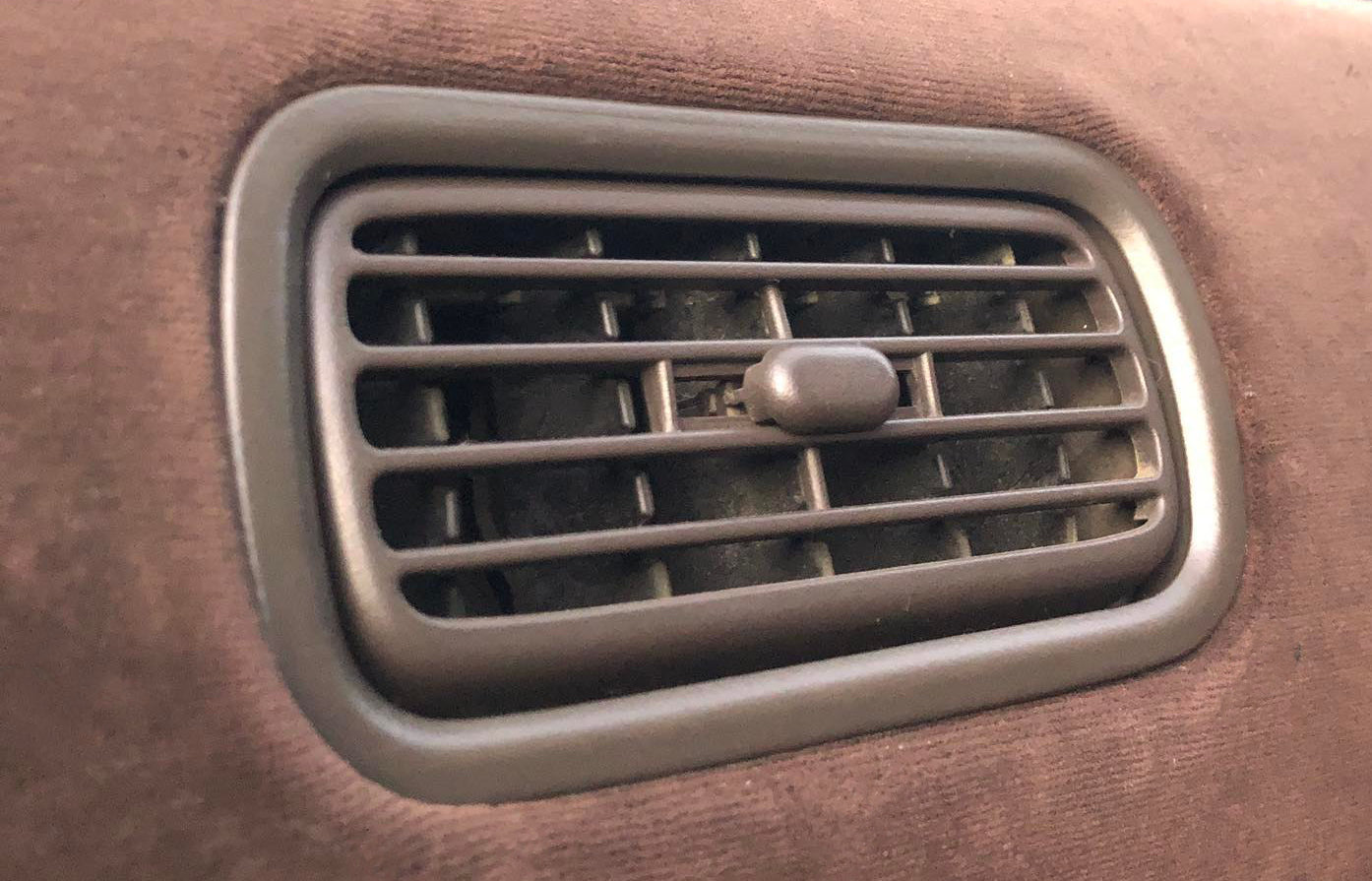 C33 Laurel Passenger Vent Surround